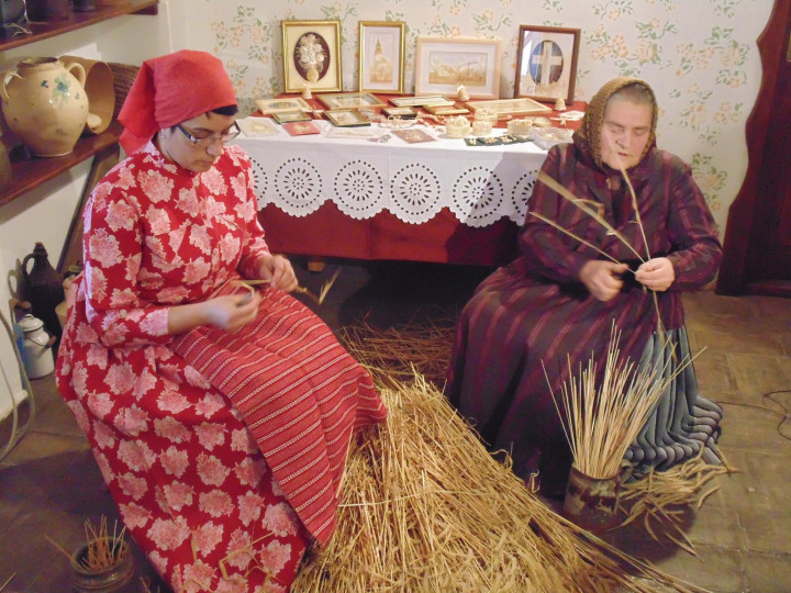 Izložba radova od slame XXXIX. Saziva Prve kolonije naive u tehnici slame