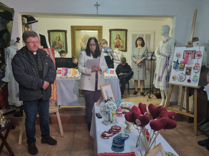 Hrvatska čitaonica Fischer održala Uskrsnu izložbu u Surčinu
