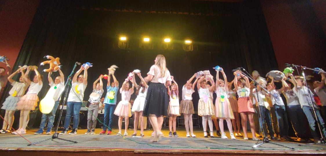 Koncert učenika iz Apatina i Sonte