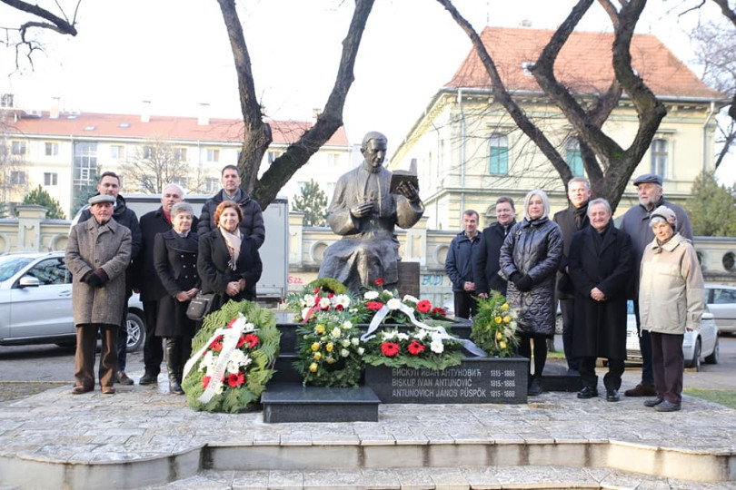 Položeni vijenci na spomenik biskupa Ivana Antunovića