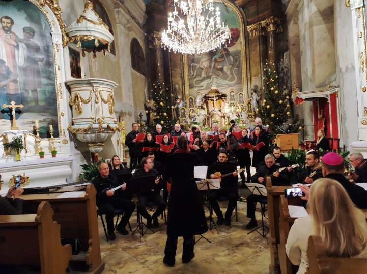 Zajednički koncert župnih zborova Srijemske biskupije Božić u Srijemu održan u crkvi sv. Jurja u Petrovaradinu
