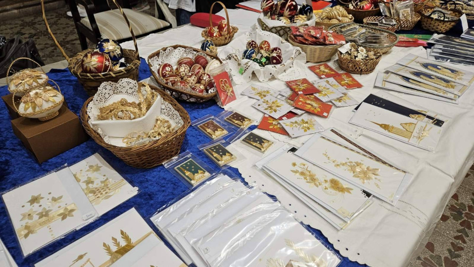 Izložba slika s 40. saziva Prve kolonije naive u tehnici slame