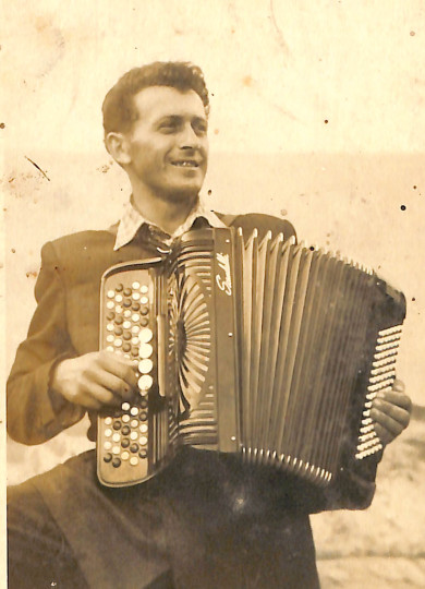 Marin Čizmar, prvi monoštorski harmonikaš