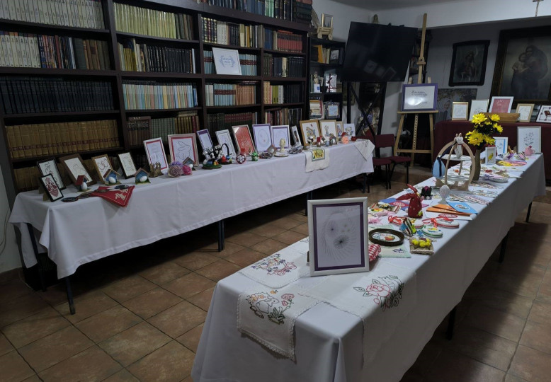 U Surčinu otvorena Uskrsna izložba